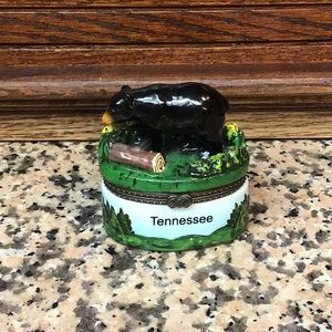 Vintage Tennessee Black bear hinged trinket box
